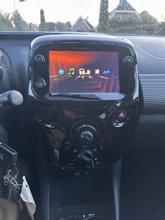 Peugeot 108 Allure picture 24