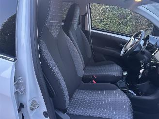 Peugeot 108 Allure picture 20