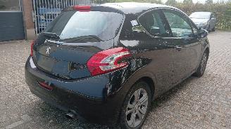 Peugeot 208 208 I (CA/CC/CK/CL) Hatchback 1.2 Vti 12V PureTech 82 (EB2F(HMZ)) [60k=
W]  (03-2012/12-2019) picture 11