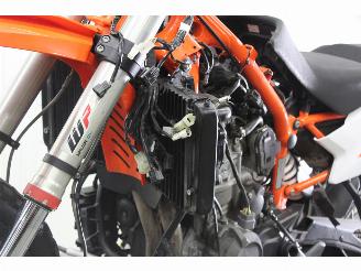 KTM  890 Adventure R picture 11