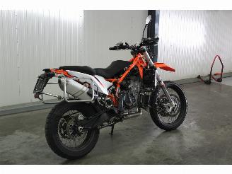 KTM  890 Adventure R picture 6