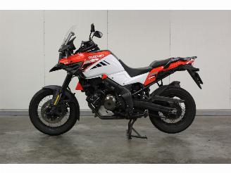 krockskadad bil motor Suzuki  DL 1050 2022