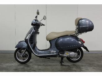 krockskadad bil motor Vespa  GTS 2016/4