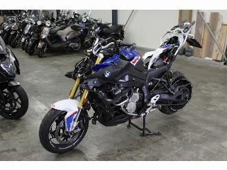 BMW S 1000 XR  picture 3