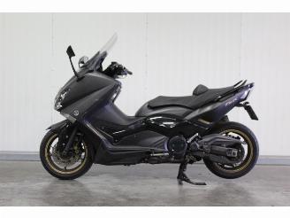 uszkodzony samochody osobowe Yamaha  XP 500 TMAX 2013