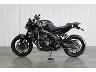 krockskadad bil motor Yamaha  MT 09 2.750 km 2025/1