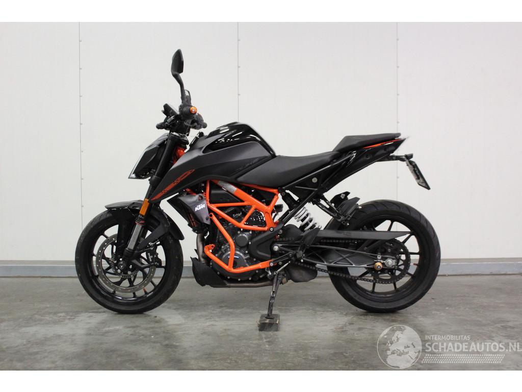 KTM 390 Duke 