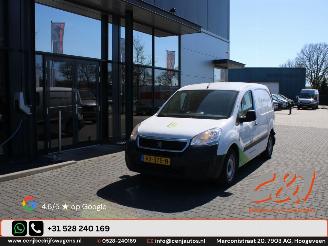 skadebil bedrijf Peugeot Partner 120 1.6 HDi 75 L1 XR airco achterschade 2016/6