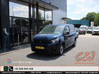 skadebil bedrijf Peugeot Partner 1.5 BlueHDI Premium airco navi cruise automaat luxe 2021/2
