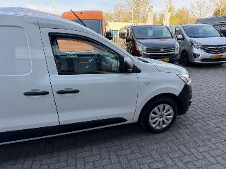 Renault Express  picture 9