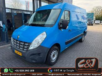 krockskadad bil bedrijf Renault Master  2011/11