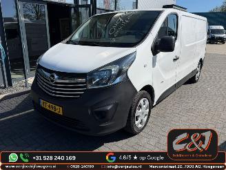 krockskadad bil bedrijf Opel Vivaro  2016/2