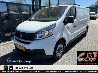krockskadad bil bedrijf Fiat Talento  2020/1