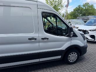 Ford Transit  picture 10