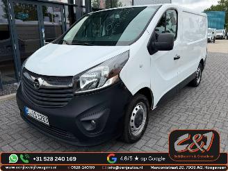 krockskadad bil bedrijf Opel Vivaro  2015/5