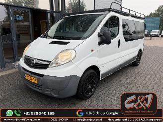 krockskadad bil auto Opel Vivaro 2010/10