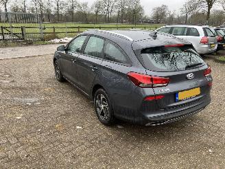 Hyundai I-30  picture 3