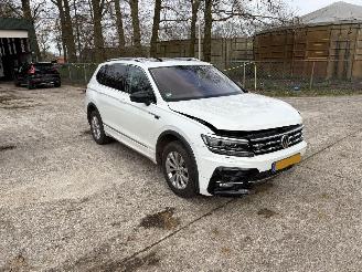 Volkswagen Tiguan 2.0  R LINE 4 motion picture 4