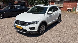 Unfallwagen Volkswagen T-Roc 1.5 panodak 2018/7