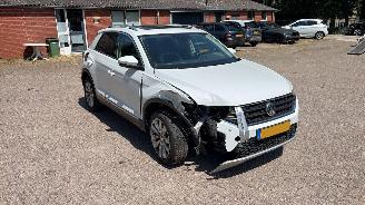 Volkswagen T-Roc 1.5 panodak picture 4