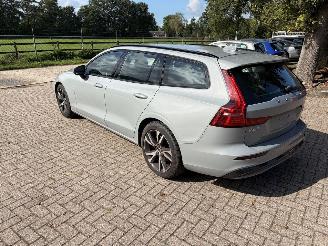 Coche accidentado Volvo V-60 2.0 B4 PlUS DARK 2024/5