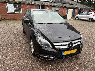uszkodzony samochody osobowe Mercedes B-klasse 200 AMBITION AUTOMAAT 2013/7