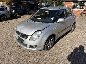 Suzuki Swift 1.5 automaat picture 3