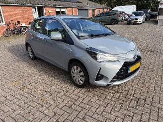 Toyota Yaris 1.5 picture 2