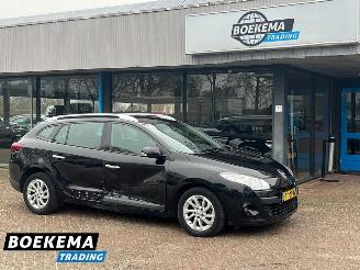 skadebil auto Renault Mégane Estate 1.4 TCe Parisienne Navigatie Clima PDC 2012/5