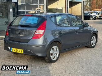 Hyundai I-30 1.4i i-Motion Business Climate Stoelverw. picture 2