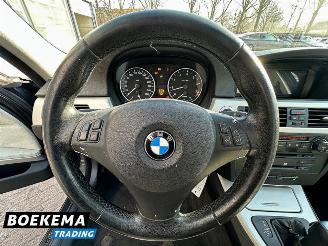 BMW 3-serie 325xi 218PK High Exe 4X4 Leer Automaat Open-Dak Keylss Navigatie picture 17