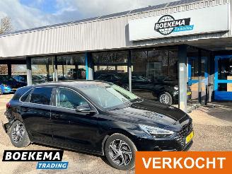 skadebil auto Hyundai I-30 1.5 T-GDi MHEV Stoel&Stuur Verwarming + Ventilatie Navigatie Camera 2020/11