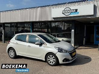 Coche accidentado Peugeot 208 1.2 PureTech Blue Lion Navigatie Airco Cruise 2016/11