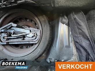 Peugeot 107 1.0-12V XS Airco 5-Drs Elek-pakket picture 6