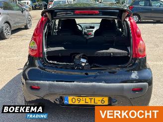 Peugeot 107 1.0-12V XS Airco 5-Drs Elek-pakket picture 4