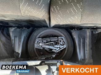 Peugeot 107 1.0-12V XS Airco 5-Drs Elek-pakket picture 8