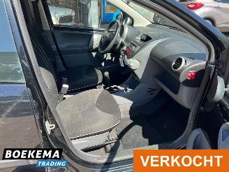 Peugeot 107 1.0-12V XS Airco 5-Drs Elek-pakket picture 16