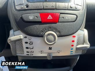 Peugeot 107 1.0-12V XS Airco 5-Drs Elek-pakket picture 22