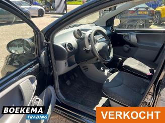 Peugeot 107 1.0-12V XS Airco 5-Drs Elek-pakket picture 12