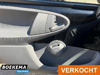 Peugeot 107 1.0-12V XS Airco 5-Drs Elek-pakket picture 18