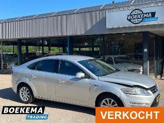 krockskadad bil auto Ford Mondeo 2.0 TDCi Titanium Navigatie Climate Cruise PDC Trekh. 2011/3