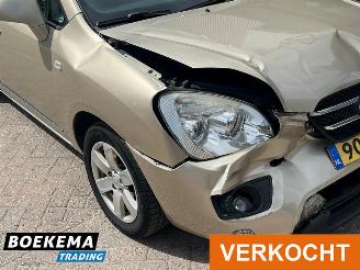 Kia Carens 2.0 CVVT X-ecutive 7p. Aut. Navigatie Climate Cruise picture 6