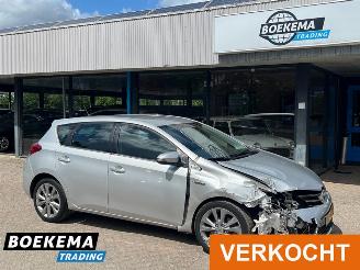 Schadeauto Toyota Auris 1.8 Hybrid Executive Navigatie Climate Cruise PDC 2013/3