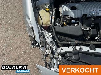 Toyota Auris 1.8 Hybrid Executive Navigatie Climate Cruise PDC picture 10