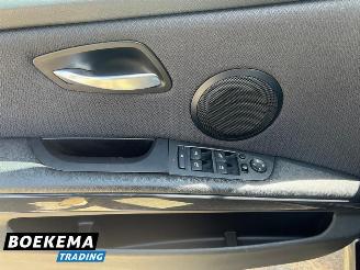 BMW 3-serie 318i High Executive Panorama Stoelverw. Navigatie Climate PDC picture 17