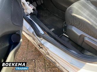 Peugeot 108 1.0 e-VTi Active Airco Cruise 5-Drs picture 13