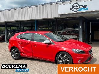 Vaurioauto  passenger cars Volvo V-40 1.6 T2 Summum R-Design Navi Climate Cruise PDC 2015/4