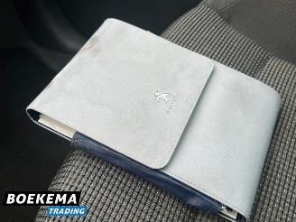 Peugeot 5008 2.0 HDI 7-Pers Aut Clima Cruise Navi PDC Trek. picture 29