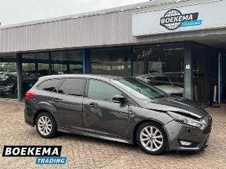 krockskadad bil auto Ford Focus Wagon 1.5 TDCI ST-Line Leer Navi Camera Clima Cruise PDC 2018/7