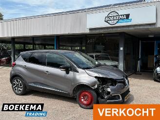 skadebil auto Renault Captur 1.2 TCe Helly Hansen Automaat Navigatie Climate Cruise Camera 2015/2